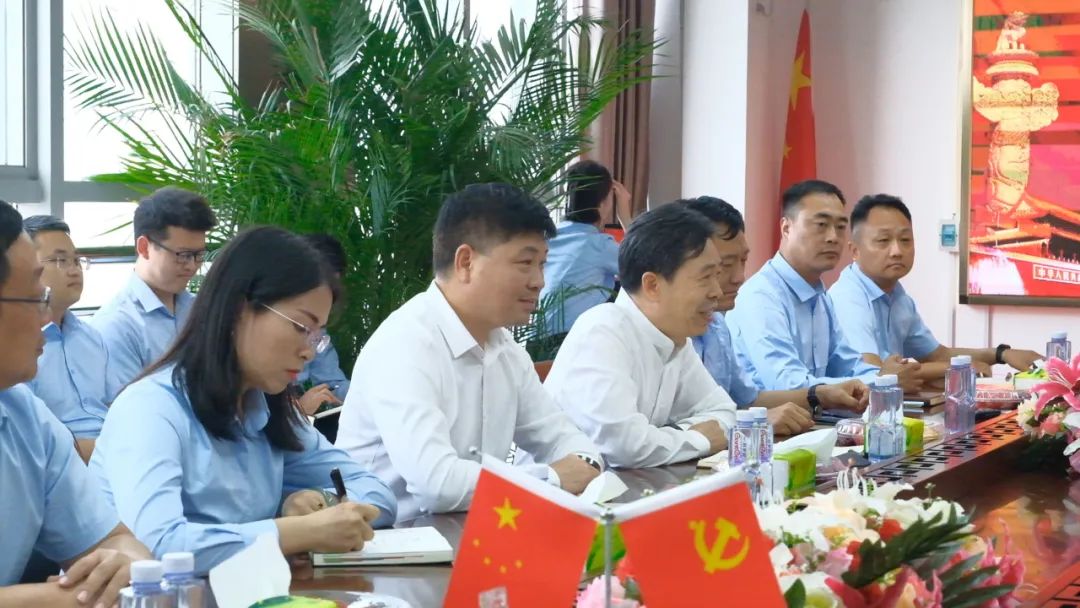 新密市委常委、政法委書(shū)記劉軍杰一行蒞臨榮盛科技集團(tuán)調(diào)研指導(dǎo)